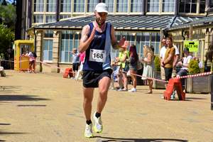 Download race photo <a href='Large/img_1477.jpg' class='lightbox-download'>here</a>