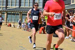 Download race photo <a href='Large/img_1584.jpg' class='lightbox-download'>here</a>