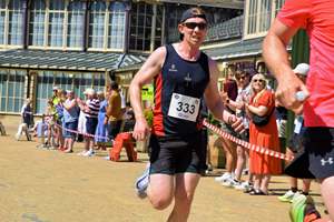Download race photo <a href='Large/img_1586.jpg' class='lightbox-download'>here</a>