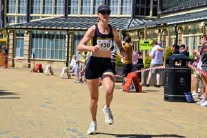 Download race photo <a href='Large/img_1592.jpg' class='lightbox-download'>here</a>