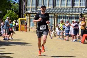 Download race photo <a href='Large/img_1598.jpg' class='lightbox-download'>here</a>