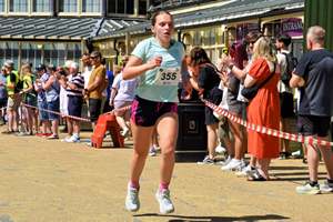 Download race photo <a href='Large/img_1633.jpg' class='lightbox-download'>here</a>