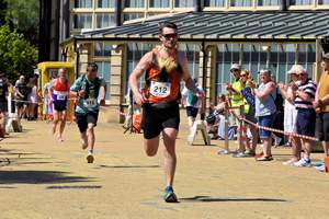 Download race photo <a href='Large/img_1669.jpg' class='lightbox-download'>here</a>