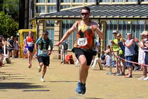Download race photo <a href='Large/img_1670.jpg' class='lightbox-download'>here</a>