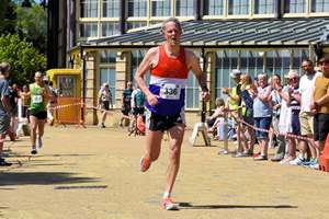 Download race photo <a href='Large/img_1677.jpg' class='lightbox-download'>here</a>