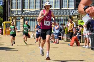Download race photo <a href='Large/img_1688.jpg' class='lightbox-download'>here</a>