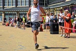 Download race photo <a href='Large/img_1910.jpg' class='lightbox-download'>here</a>