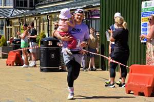 Download race photo <a href='Large/img_2048.jpg' class='lightbox-download'>here</a>