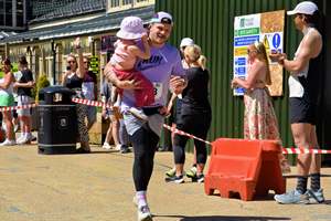 Download race photo <a href='Large/img_2050.jpg' class='lightbox-download'>here</a>