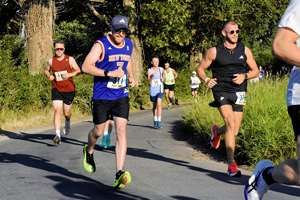 Download race photo <a href='Large/img_0193.jpg' class='lightbox-download'>here</a>