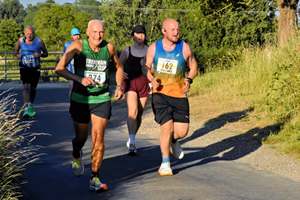 Download race photo <a href='Large/img_1220.jpg' class='lightbox-download'>here</a>