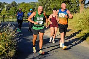 Download race photo <a href='Large/img_1221.jpg' class='lightbox-download'>here</a>