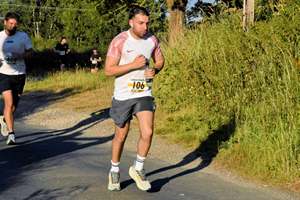 Download race photo <a href='Large/img_1227.jpg' class='lightbox-download'>here</a>