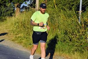 Download race photo <a href='Large/img_1233.jpg' class='lightbox-download'>here</a>