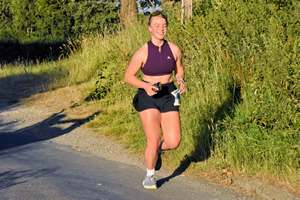 Download race photo <a href='Large/img_1423.jpg' class='lightbox-download'>here</a>