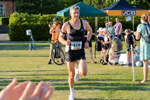 Download race photo <a href='Large/img_1451.jpg' class='lightbox-download'>here</a>