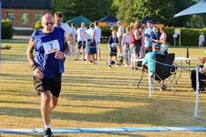 Download race photo <a href='Large/img_1464.jpg' class='lightbox-download'>here</a>