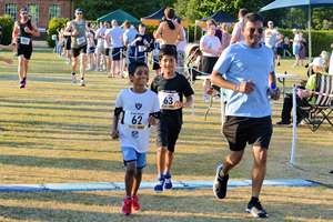 Download race photo <a href='Large/img_1490.jpg' class='lightbox-download'>here</a>