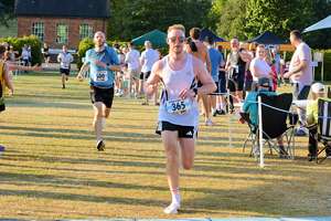 Download race photo <a href='Large/img_1499.jpg' class='lightbox-download'>here</a>
