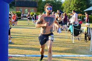 Download race photo <a href='Large/img_1528.jpg' class='lightbox-download'>here</a>