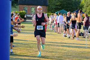 Download race photo <a href='Large/img_1529.jpg' class='lightbox-download'>here</a>