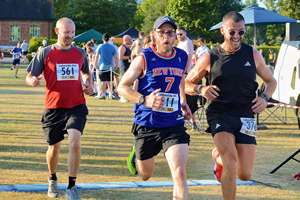 Download race photo <a href='Large/img_1566.jpg' class='lightbox-download'>here</a>