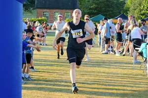Download race photo <a href='Large/img_1571.jpg' class='lightbox-download'>here</a>