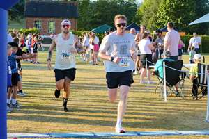 Download race photo <a href='Large/img_1574.jpg' class='lightbox-download'>here</a>