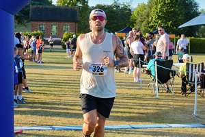 Download race photo <a href='Large/img_1576.jpg' class='lightbox-download'>here</a>