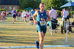 Download race photo <a href='Large/img_1581.jpg' class='lightbox-download'>here</a>