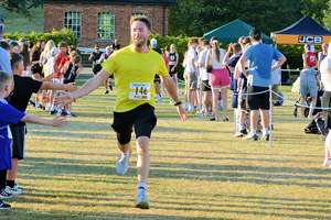 Download race photo <a href='Large/img_1588.jpg' class='lightbox-download'>here</a>