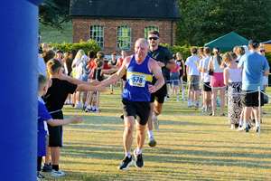 Download race photo <a href='Large/img_1590.jpg' class='lightbox-download'>here</a>
