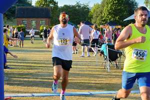 Download race photo <a href='Large/img_1672.jpg' class='lightbox-download'>here</a>