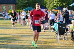Download race photo <a href='Large/img_1684.jpg' class='lightbox-download'>here</a>