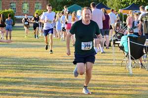 Download race photo <a href='Large/img_1690.jpg' class='lightbox-download'>here</a>