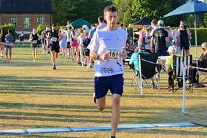 Download race photo <a href='Large/img_1693.jpg' class='lightbox-download'>here</a>