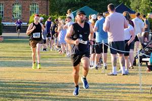 Download race photo <a href='Large/img_1694.jpg' class='lightbox-download'>here</a>