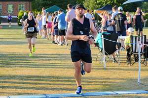 Download race photo <a href='Large/img_1695.jpg' class='lightbox-download'>here</a>