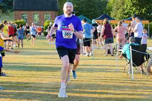 Download race photo <a href='Large/img_1717.jpg' class='lightbox-download'>here</a>