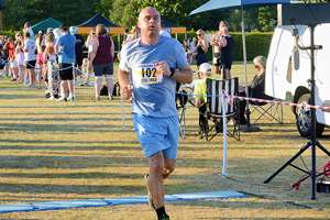Download race photo <a href='Large/img_1727.jpg' class='lightbox-download'>here</a>