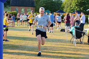 Download race photo <a href='Large/img_1744.jpg' class='lightbox-download'>here</a>