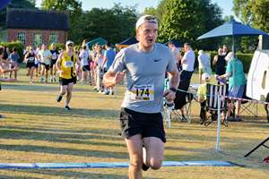 Download race photo <a href='Large/img_1745.jpg' class='lightbox-download'>here</a>