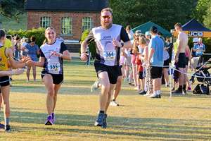 Download race photo <a href='Large/img_1800.jpg' class='lightbox-download'>here</a>