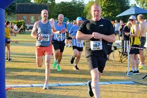 Download race photo <a href='Large/img_1810.jpg' class='lightbox-download'>here</a>