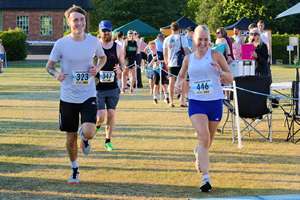 Download race photo <a href='Large/img_1833.jpg' class='lightbox-download'>here</a>