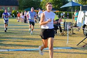 Download race photo <a href='Large/img_1881.jpg' class='lightbox-download'>here</a>