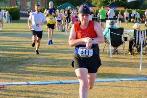 Download race photo <a href='Large/img_1900.jpg' class='lightbox-download'>here</a>