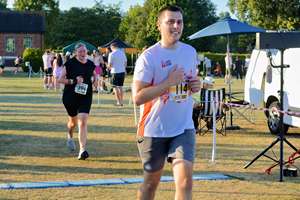 Download race photo <a href='Large/img_1904.jpg' class='lightbox-download'>here</a>