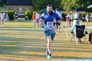 Download race photo <a href='Large/img_1915.jpg' class='lightbox-download'>here</a>