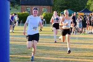 Download race photo <a href='Large/img_1937.jpg' class='lightbox-download'>here</a>
